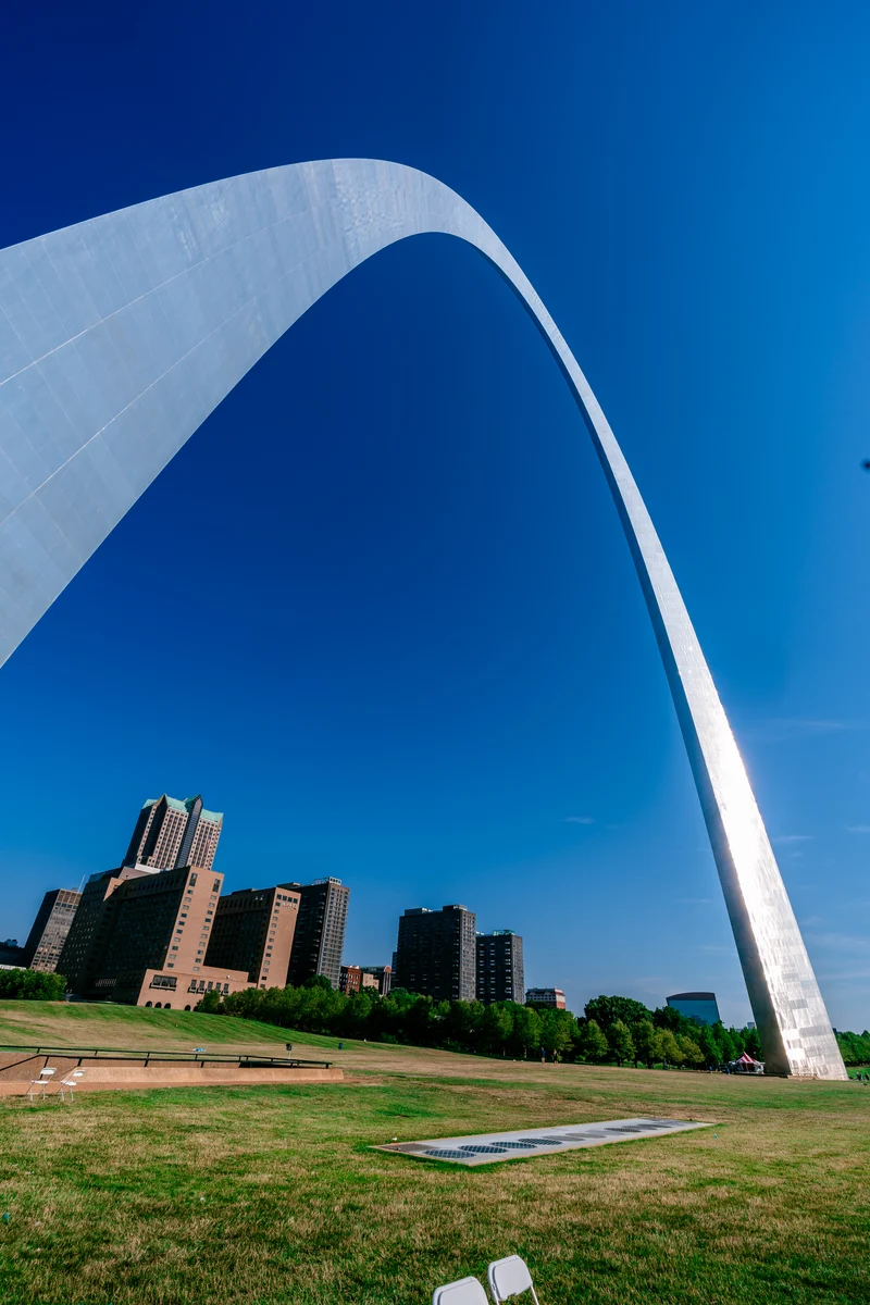Gateway Arch against the sky, St. Louis, Missouri