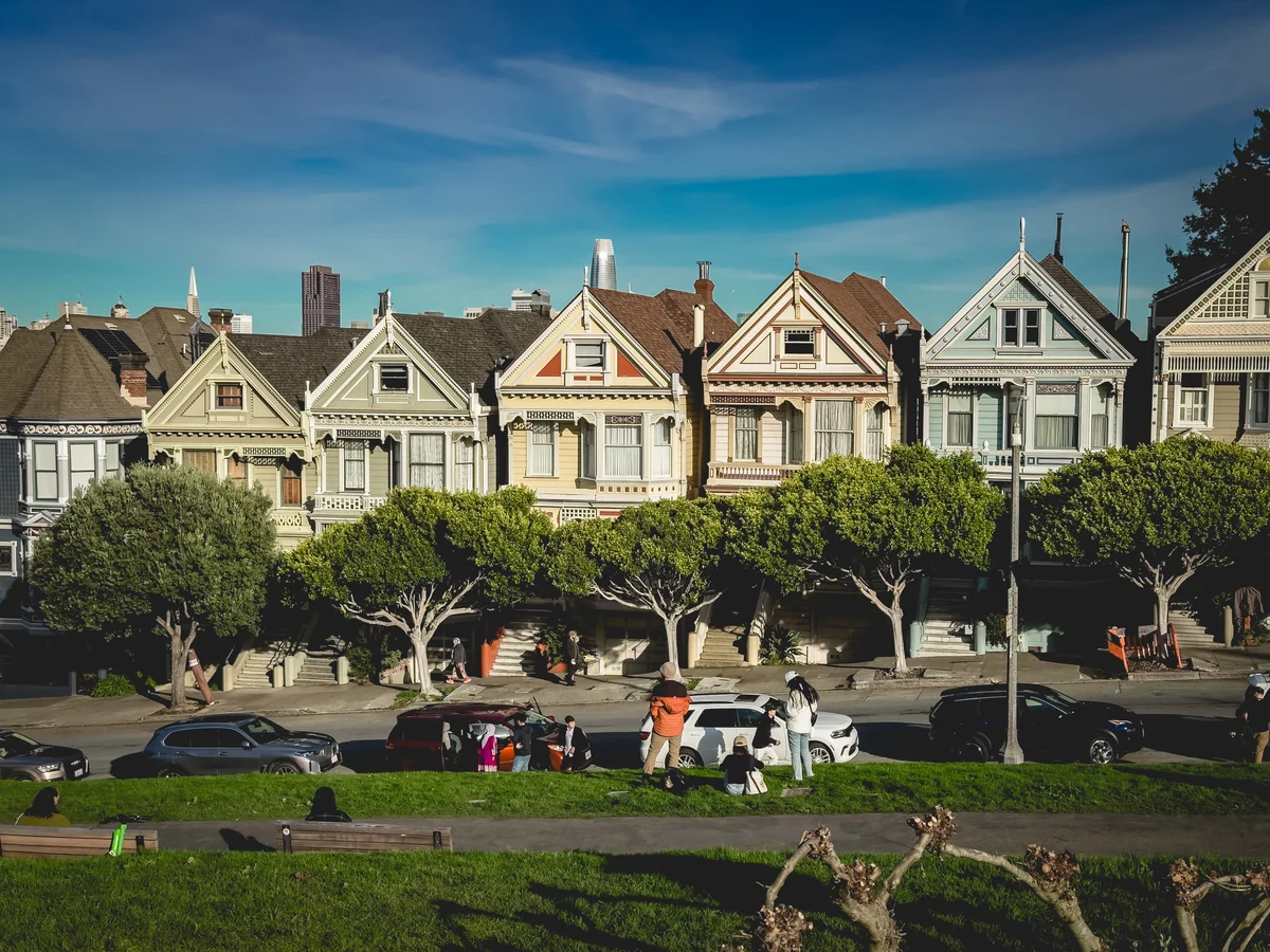 Painted Ladies beneath the skyline, San Francisco, California