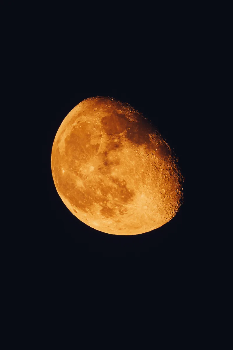 Red Moon, Kent, Washington
